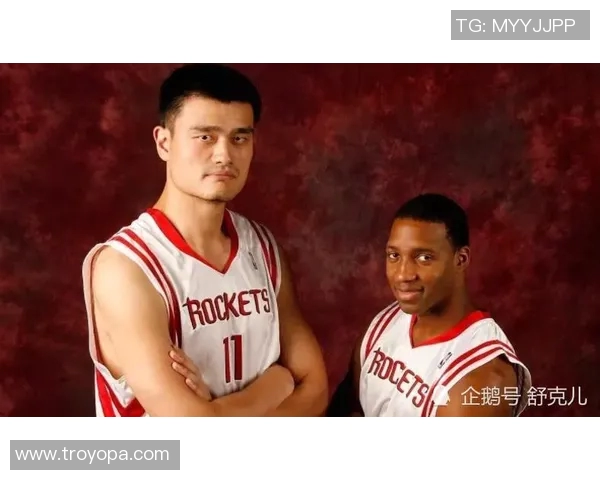 姚明背后的故事与挑战：为他推人，见证篮球巨星的成长与奋斗