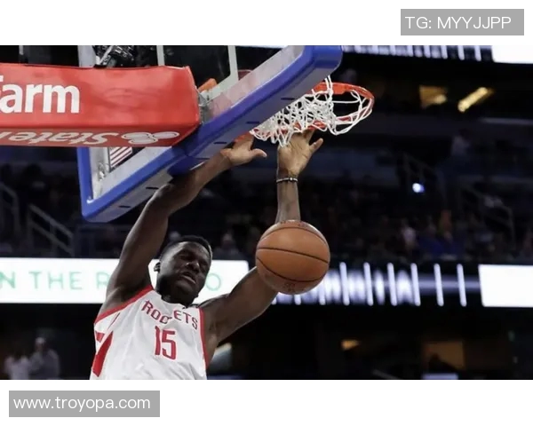 火箭队主场大胜，球迷热议新引援表现抢眼